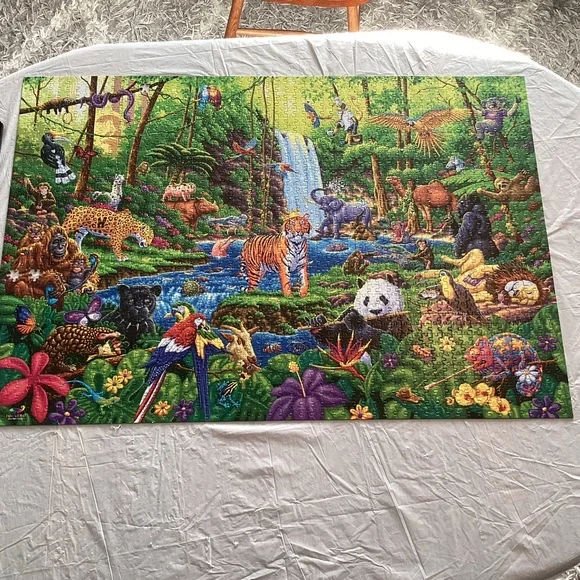2000pc Puzzle- missing 3pcs - Picture 3 of 5